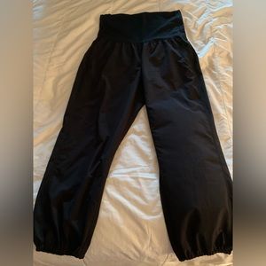 Lululemon Cropped Black Pants Size 10 Great Condition